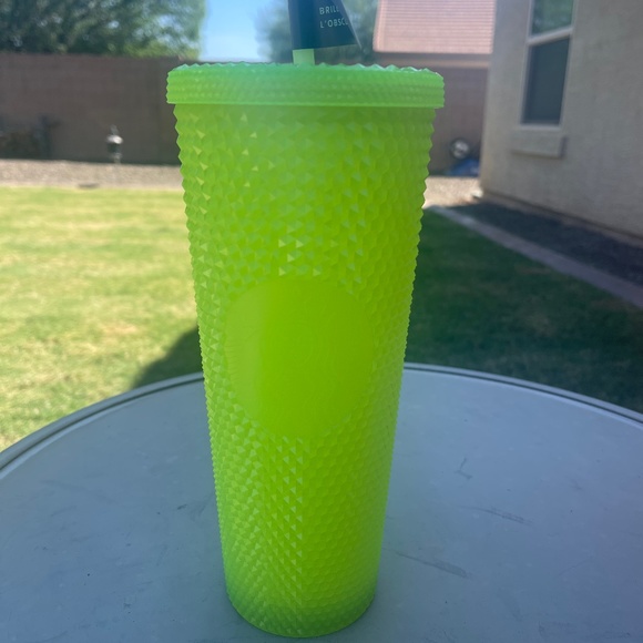 Glow in the dark Starbucks cup Halloween 2022 - Picture 1 of 3